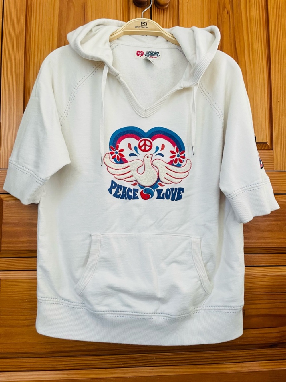 Women’s LUCKY brand athletic 90s Y2K short sleeved hoodie PEACE LOVE yin yang L